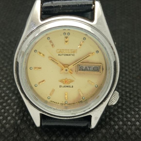 Vintage 1984 Citizen Automatic Womans Silver Watch W/daydate & Gold accents - Picture 4 of 8
